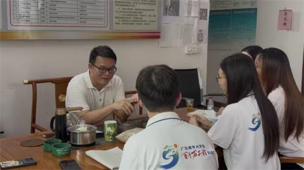 围龙屋里听乡音，青春力行护文脉 广应科学子实地调研兴宁市崇谷围围龙屋纪实