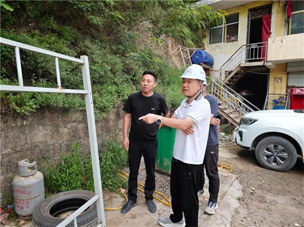 党建领航筑防线，群防群治守平安