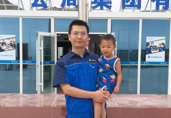 中交一公局集团哈密S236项目开展暖心开展“小候鸟”反探亲专项活动