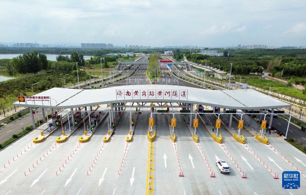 我国最大直径水下盾构隧道建成通车