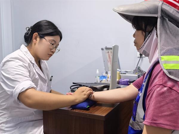 工地送义诊!中交中南局南方电网电力隧道项目群把健康关怀送到建设一线