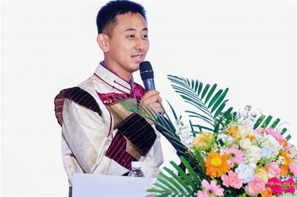 华彩无界 设计新生 首届“华彩奖”全国民族设计大赛草原启幕