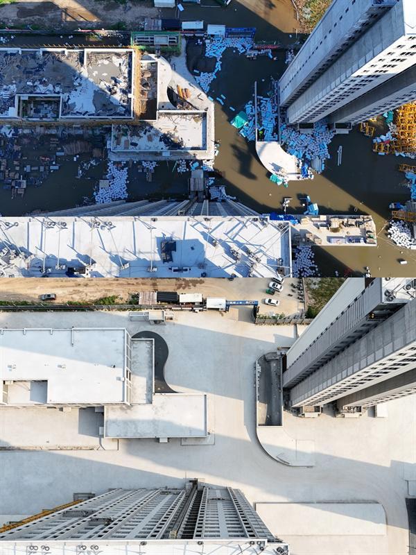汛期担当获赞誉 锦旗致谢守护者｜中交路建沈阳沈李线北-1号地块项目顺利完成汛期抢险清淤工作