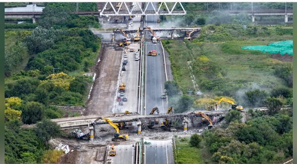 24小时京津塘高速公路（天津段）改扩建工程上跨桥桥梁拆除工作全部完成
