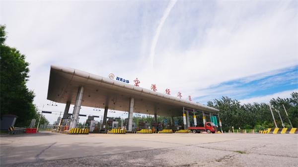 24小时京津塘高速公路（天津段）改扩建工程上跨桥桥梁拆除工作全部完成