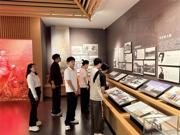 联学践悟忆先烈 同心赓续红色魂｜中建二局装饰公司上海分公司联合上海海尼药业开展红色教育实践活动